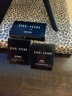 NIB Bobbi Brown Mirrored 2-Palette with eyeshadow and blush